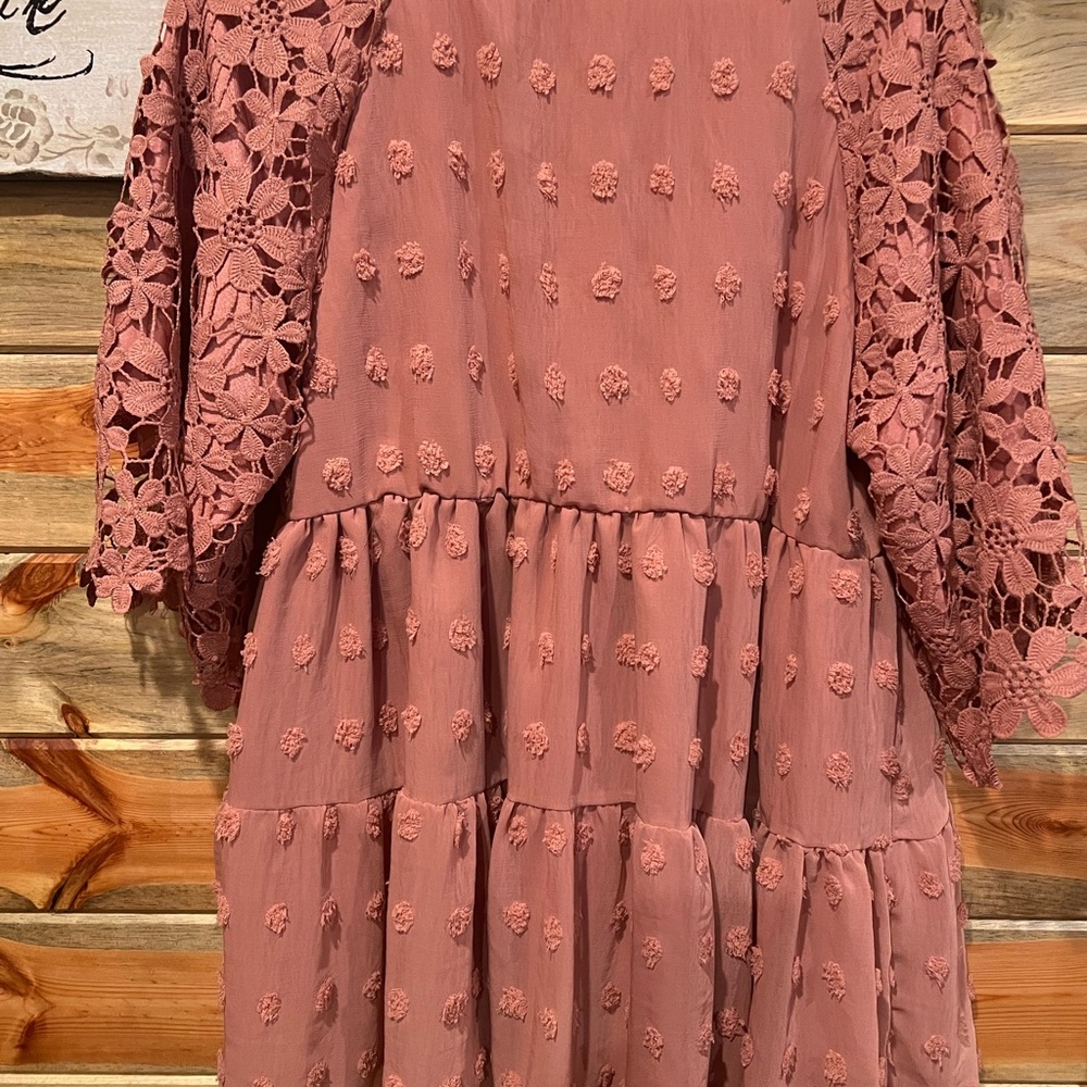 Women’s Ruffle Blouse w/lace sleeves